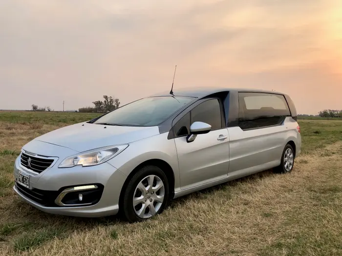 Peugeot 408 - Imagen 1